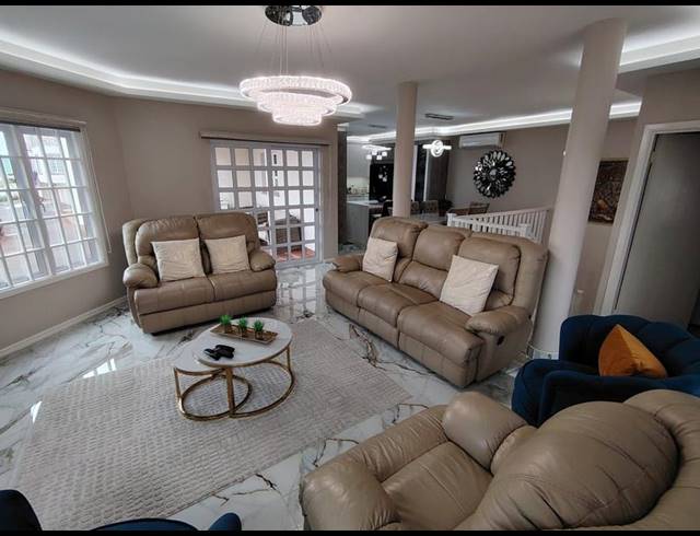 3 BEDROOM TOWNHOUSE FOR SALE IN SUNNINGDALE